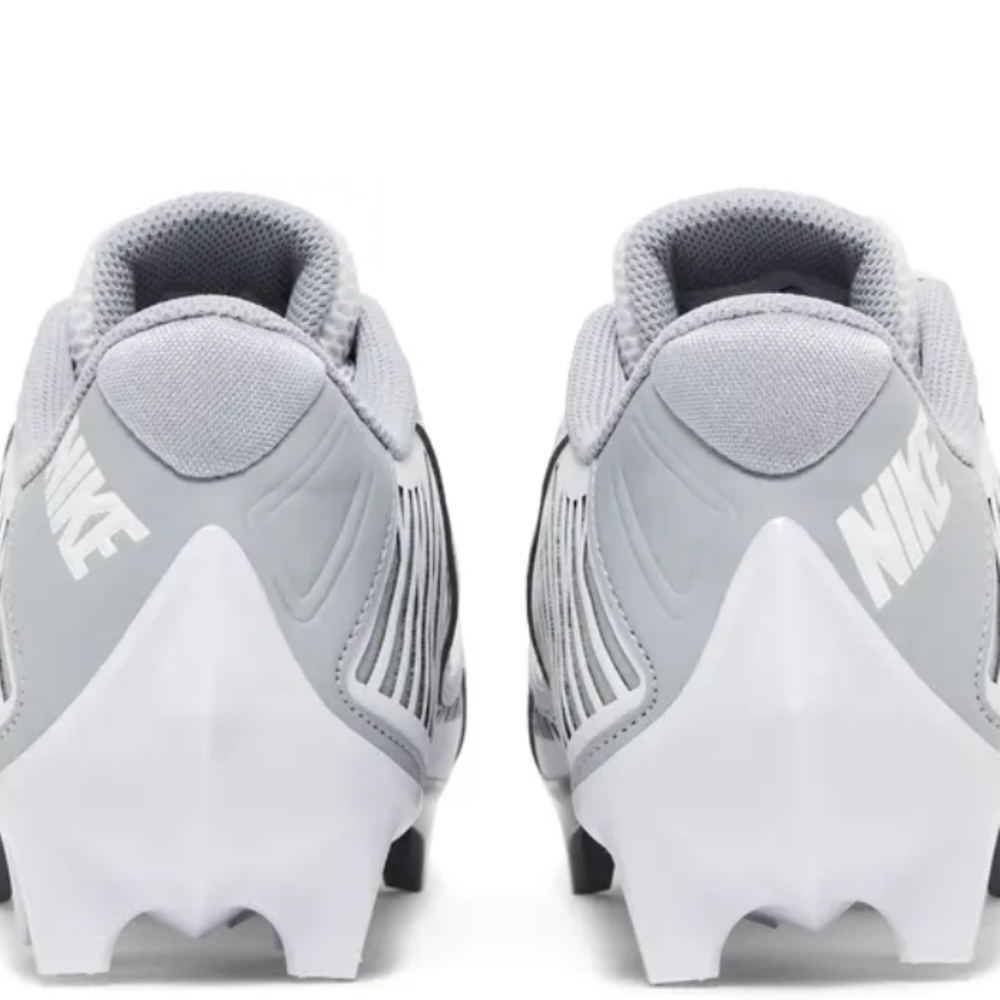 Nike White and Gray Sneakers - Picture 4 of 9